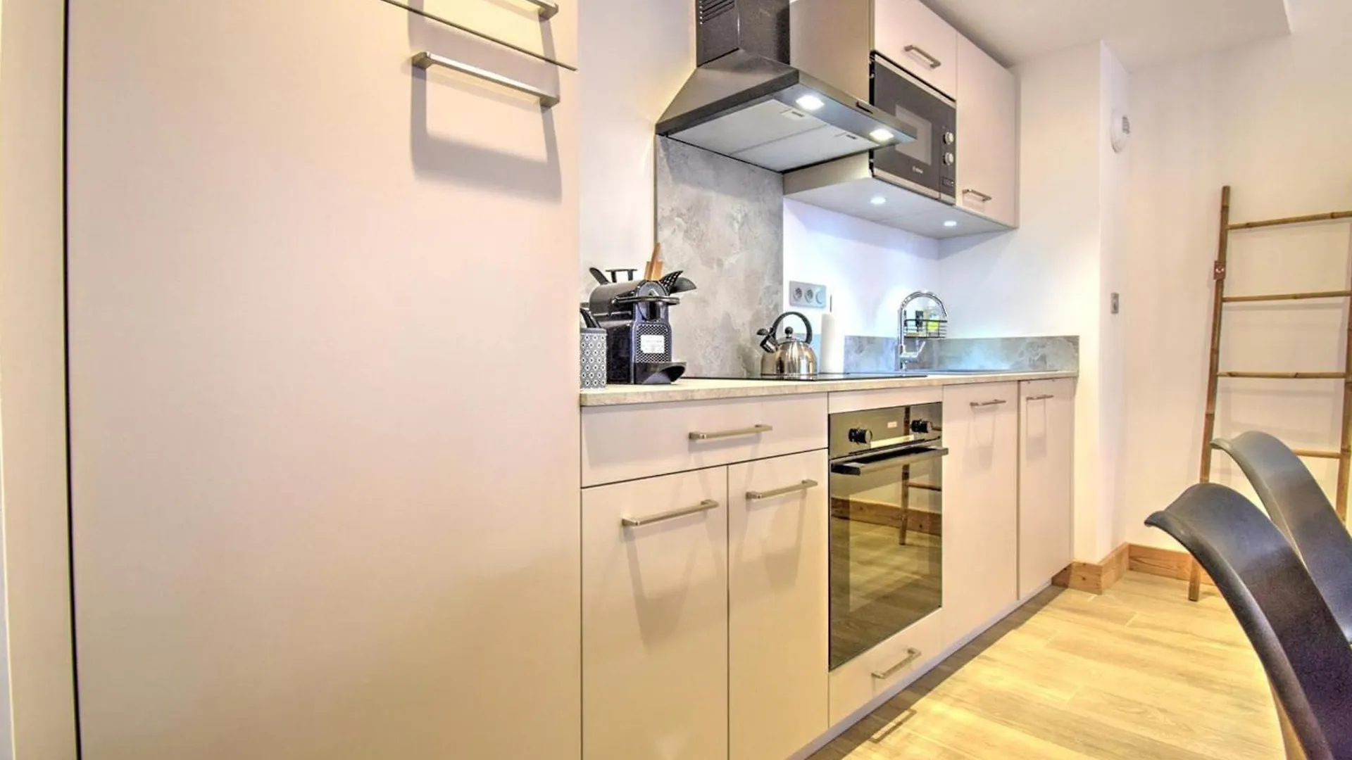 Appartement Moderne Au Centre De Morzine Avec Parking - Fr-1-524-136 0*,